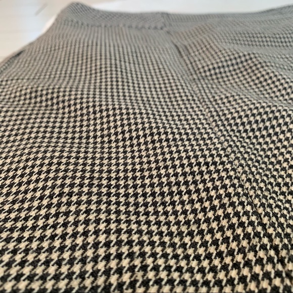 Houndstooth Skirt - Picture 3 of 6